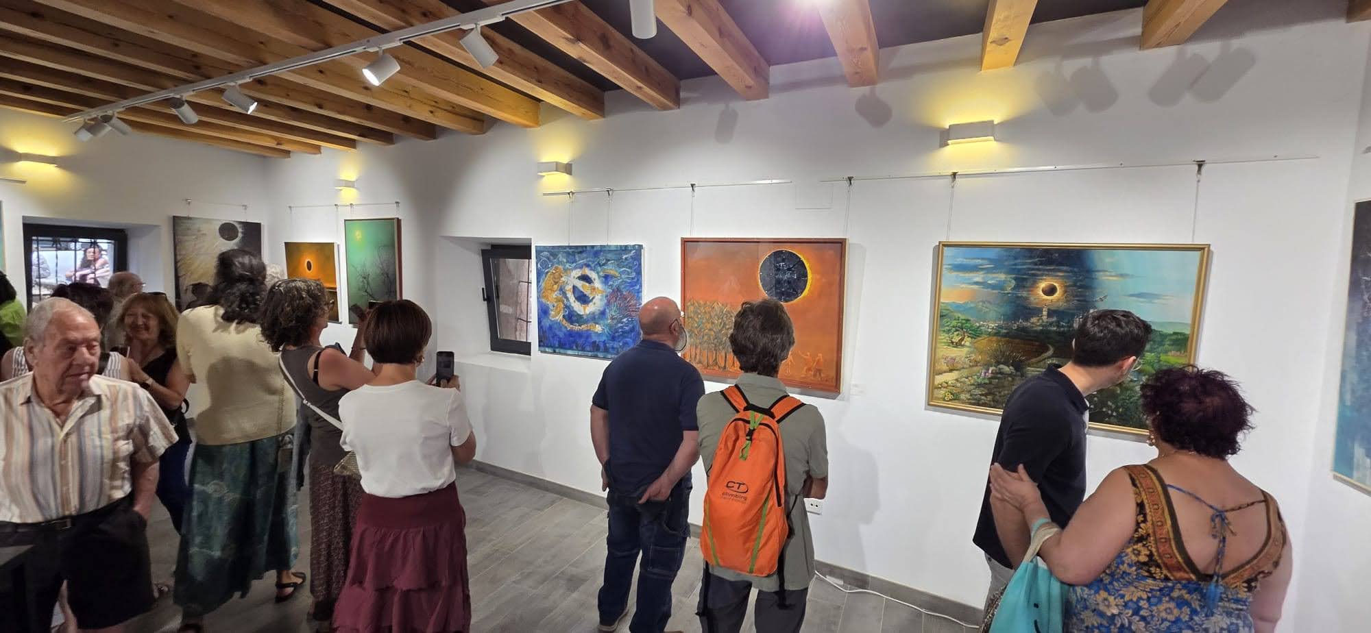 A la sombra de la luna, vista por los artistas